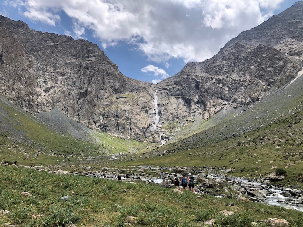 Der größte Wasserfall Kirgistans