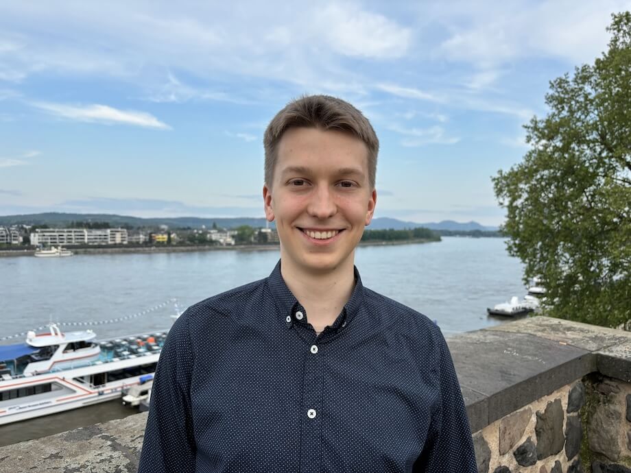 Portraitfoto von Lucas Brenner.